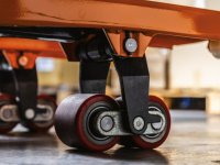Manual pallet truck 3069 on two wheels with battistrada in PU, carrying 2.5 t -