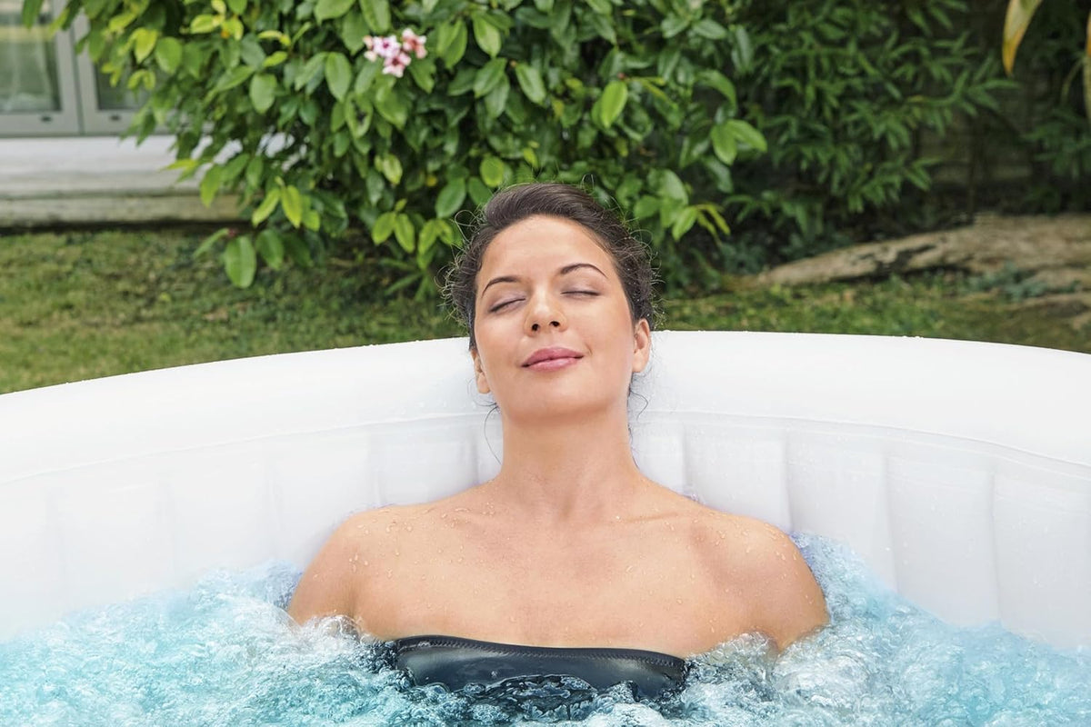 Lay-Z-Spa? Miami Airjet? 2-4 Person Round Inflatable Hot Tub
