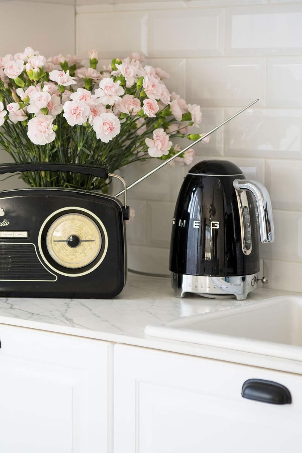 Variable Temperature Kettle KLF04BLEU 1.7 L, Multiple Temperature Settings, Washable Limescale Filter, Automatic Safety Shut-Off, Water Level Indicator, Cable Storage, 2400W, Black