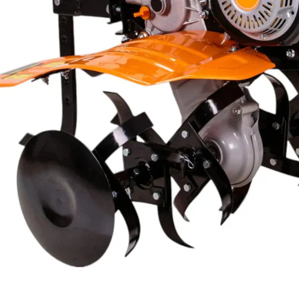 Powerful petrol-powered tiller, 212 cm tall, 80 cm wide.