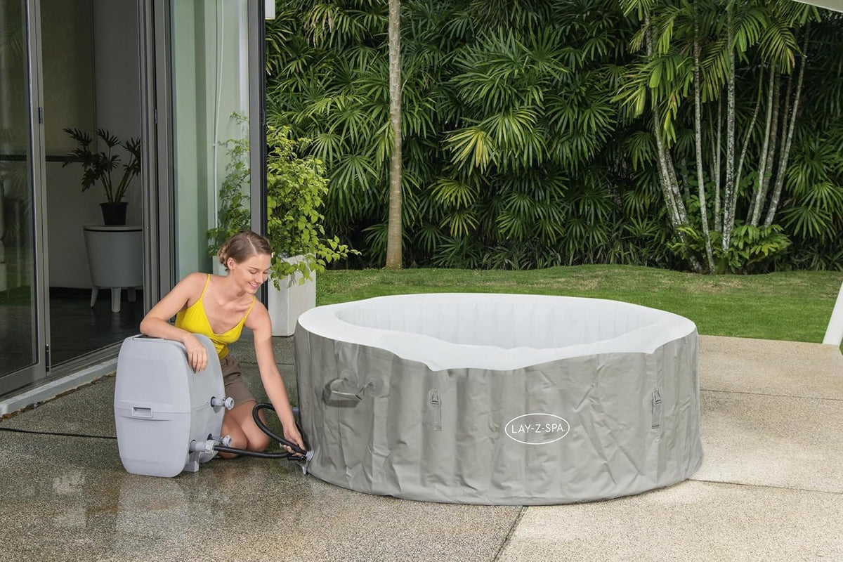 Lay-Z-Spa? Miami Airjet? 2-4 Person Round Inflatable Hot Tub