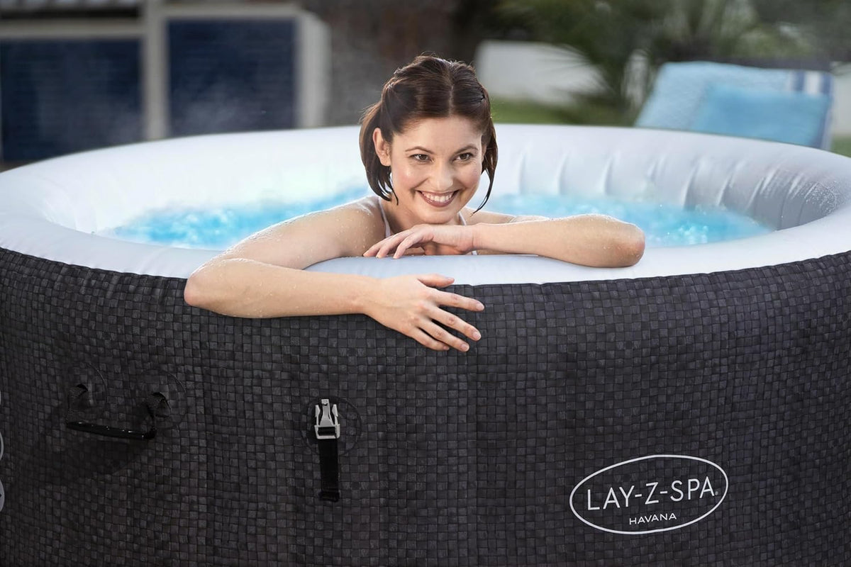 Lay-Z-Spa? Miami Airjet? 2-4 Person Round Inflatable Hot Tub