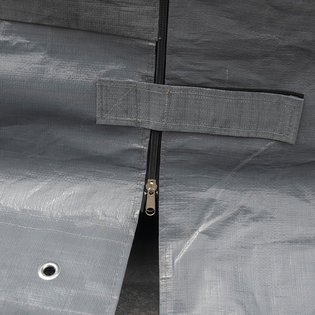 Universal winter tarpaulin, suitable for tall sunshades, used for storing barbecue grills and outdoor furniture, with fireproof and weather-resistant properties, measuring 10 feet by 12 feet, and in gray color.