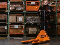Manual pallet truck 3069 on two wheels with battistrada in PU, carrying 2.5 t -
