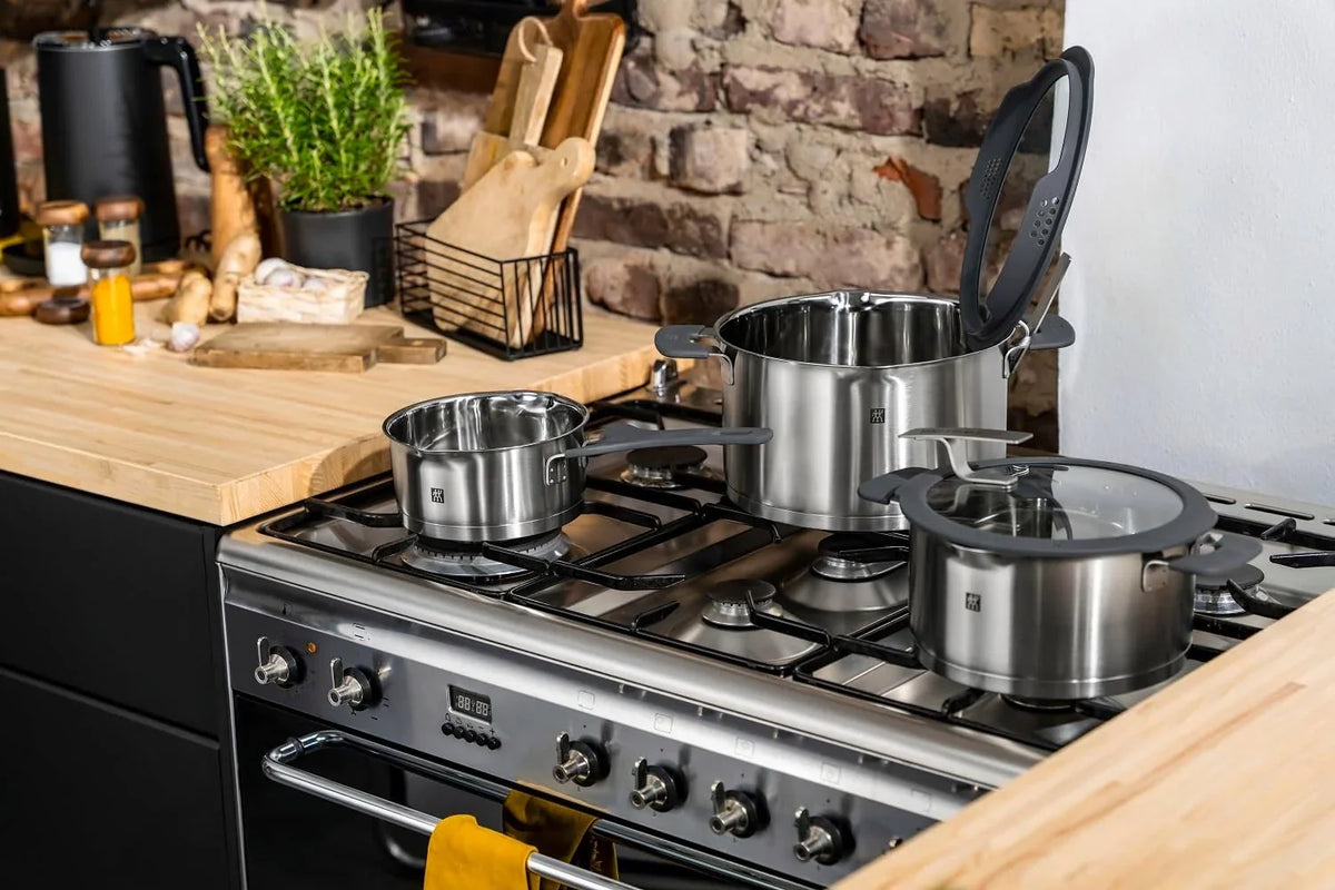 ZWILLING Simplify Kochtopf-Set 5-teilig, Mit Ausgie?funktion, Stay-Cool-Griffe, Induktionsgeeignet, Edelstahl, Silber